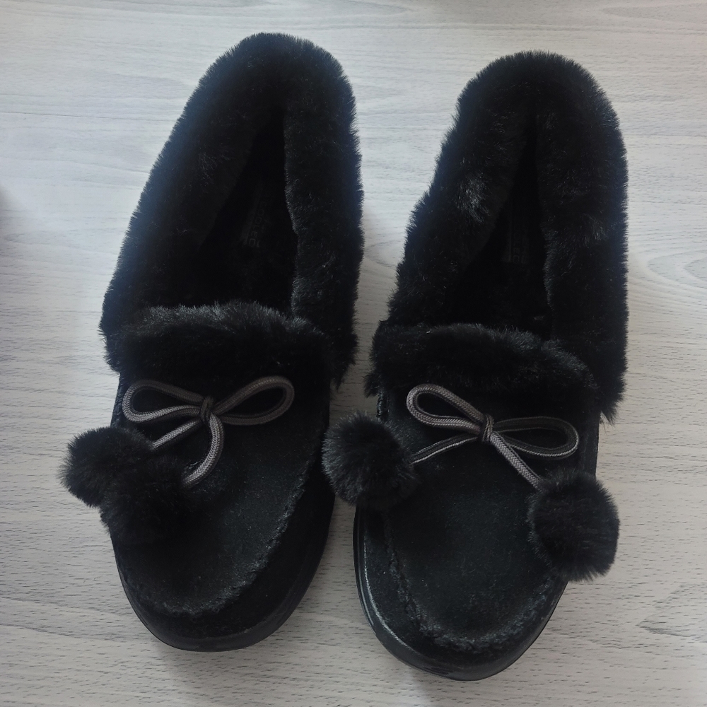 Skechers Black Faux Fur Moccasins